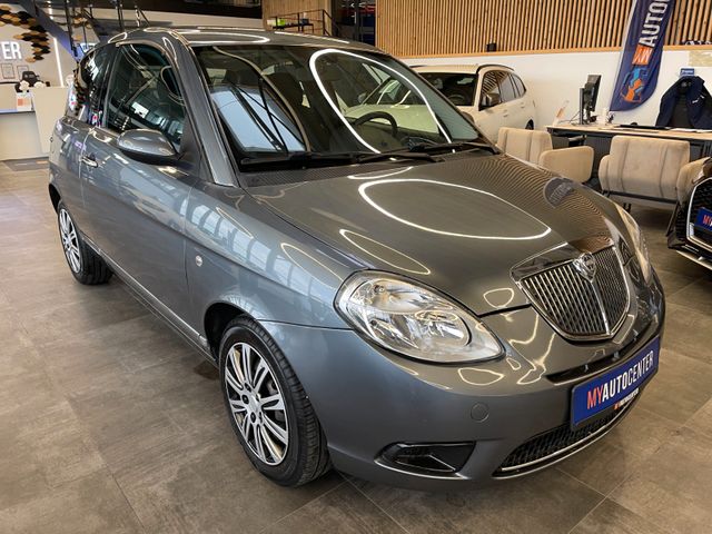 Lancia Ypsilon 1.4 8V Oro *KLIMAAUT.*2.HD*TÜV 062027*