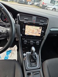 Volkswagen Golf - 11