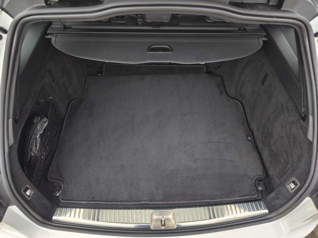 MERCEDES-BENZ C 300 — Foto 10