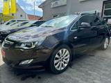 Opel Astra J Sports Tourer 1.7 CDTI NAVI/Bi-XENON - Opel Astra mit Diesel-Antrieb: Kombi, Euro4, 1.7