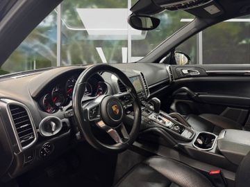 Porsche Cayenne - 11