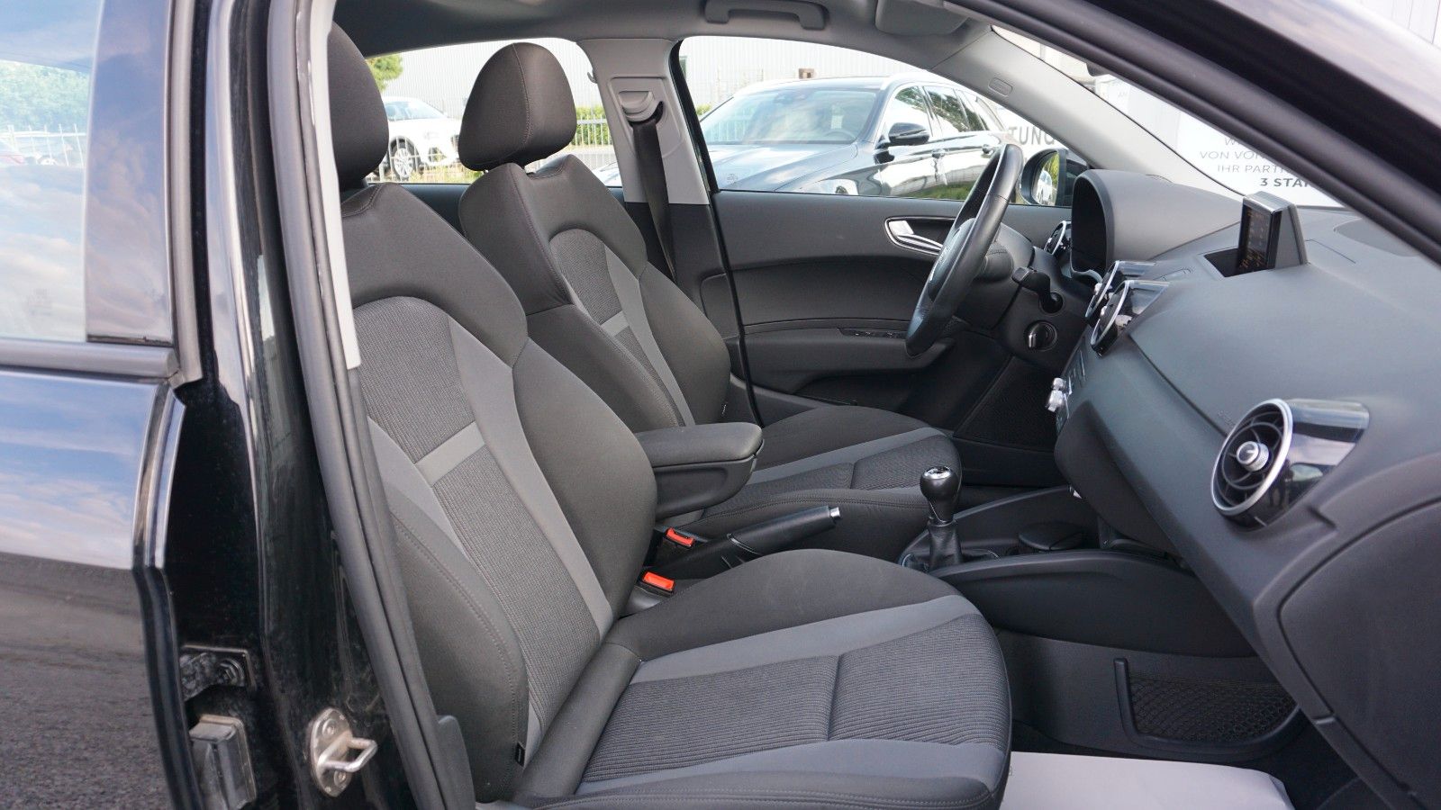 Fahrzeugabbildung Audi A1 Sportback design Xenon, SH, SD, PDC, HU NEU