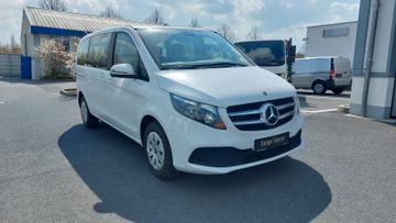 Mercedes V 220 - 2