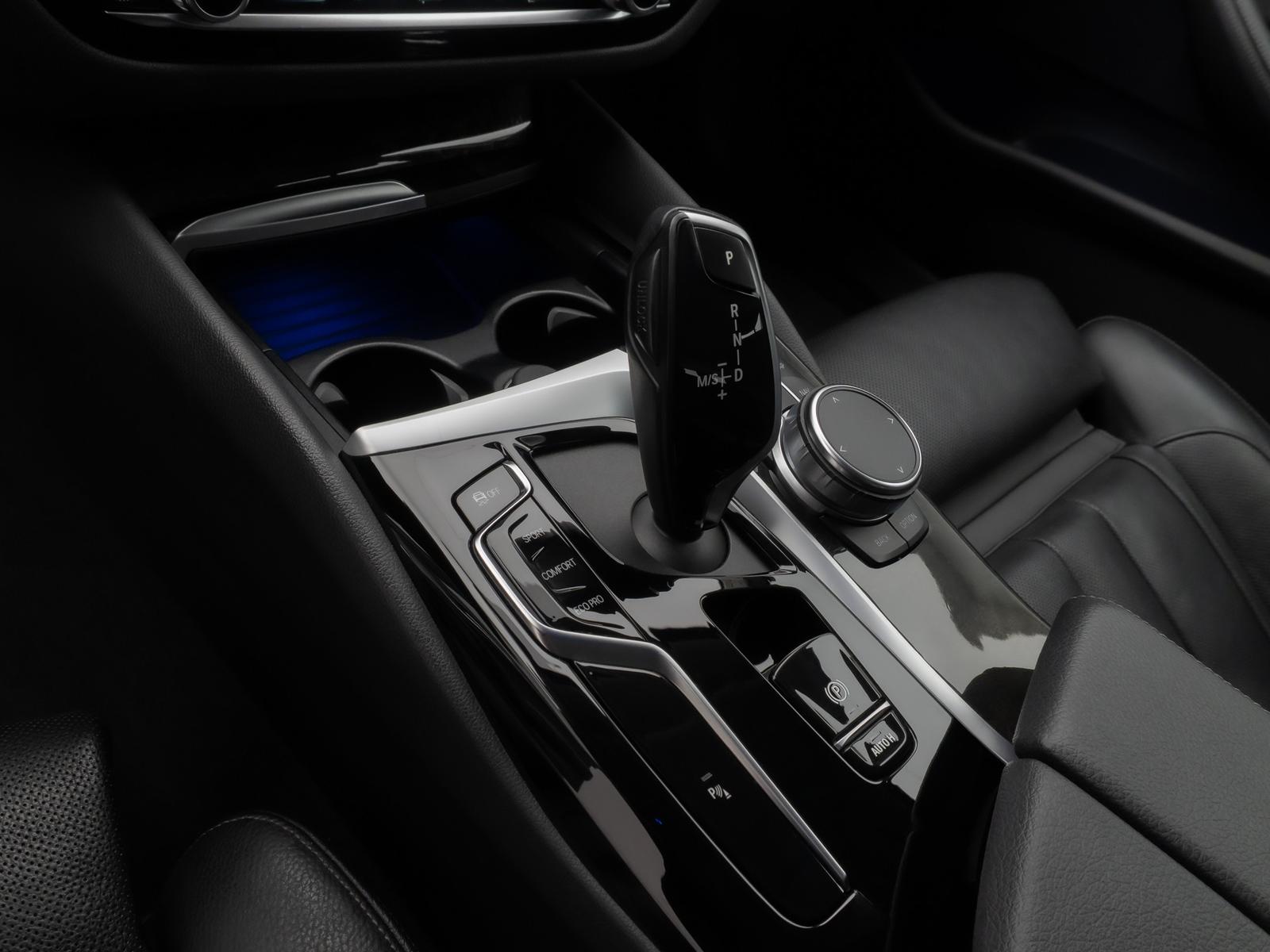 BMW 520 d xD Kamera HUD DAB HiFi Belüftung Leder Komf, миниатюра 23