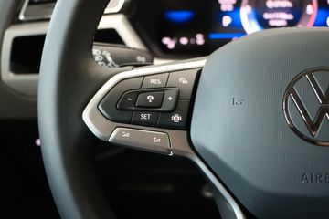 Volkswagen Touran 2.0 DSG R-Line 7-Sitze AHK Kamera