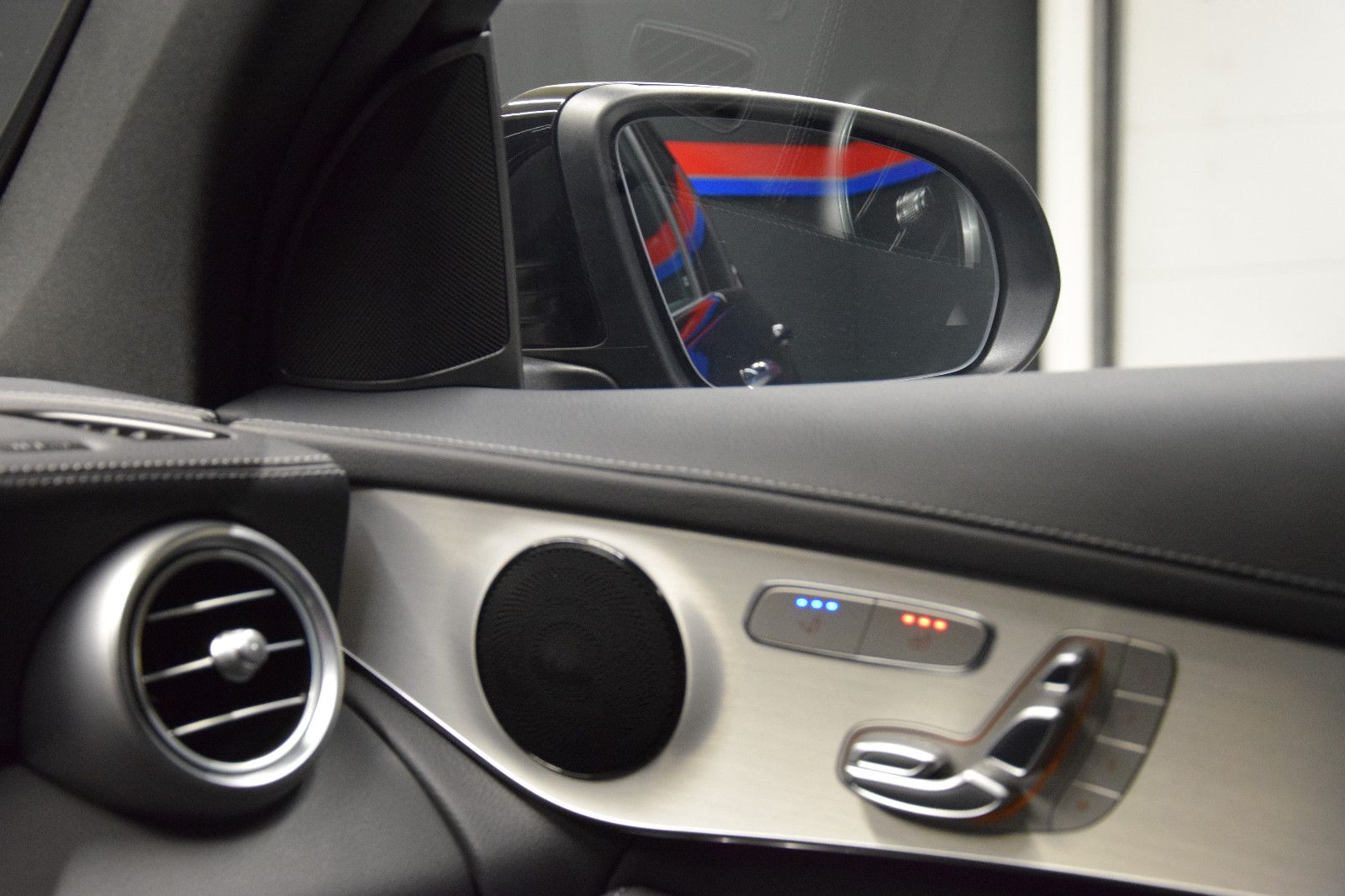 Fahrzeugabbildung Mercedes-Benz GLC 43 Coupe AMG 4Matic Pano s.AGA HuD ACC Burme