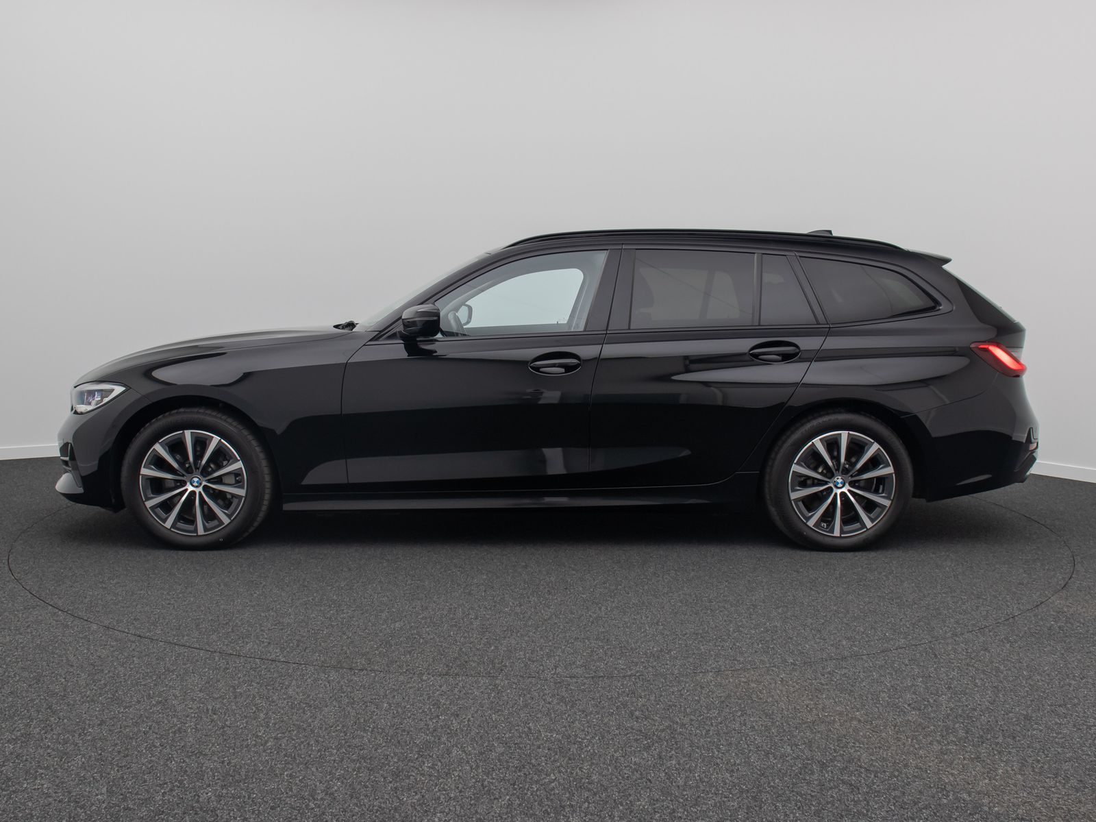 Fahrzeugabbildung BMW 330d xD Sport Line Laser DAB HUD AHK HiFi Komfor