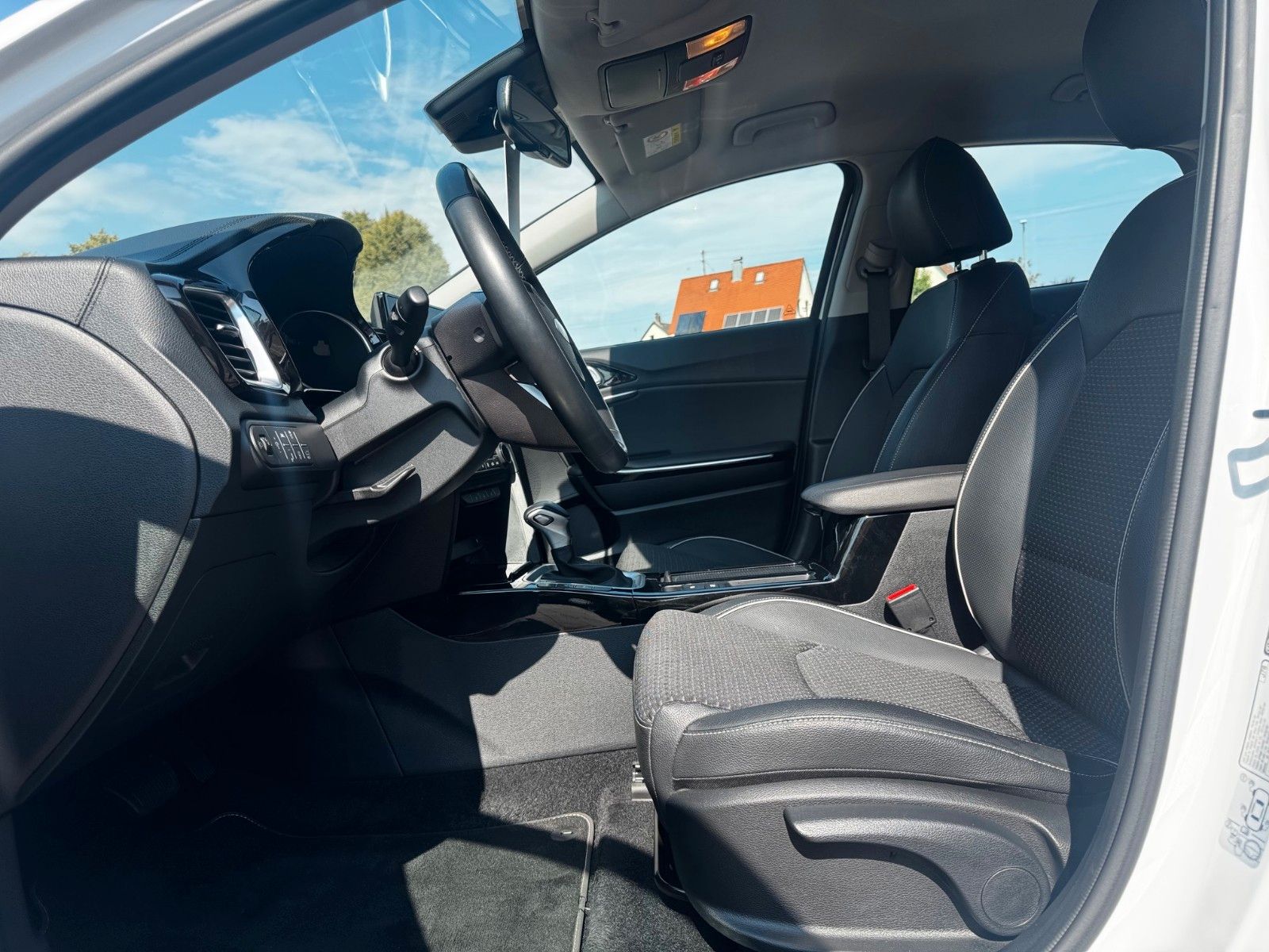 Fahrzeugabbildung Kia XCEED 1.5T SPI NAV 160PS AUTOMATIK