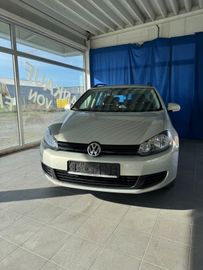 Volkswagen Golf - 1