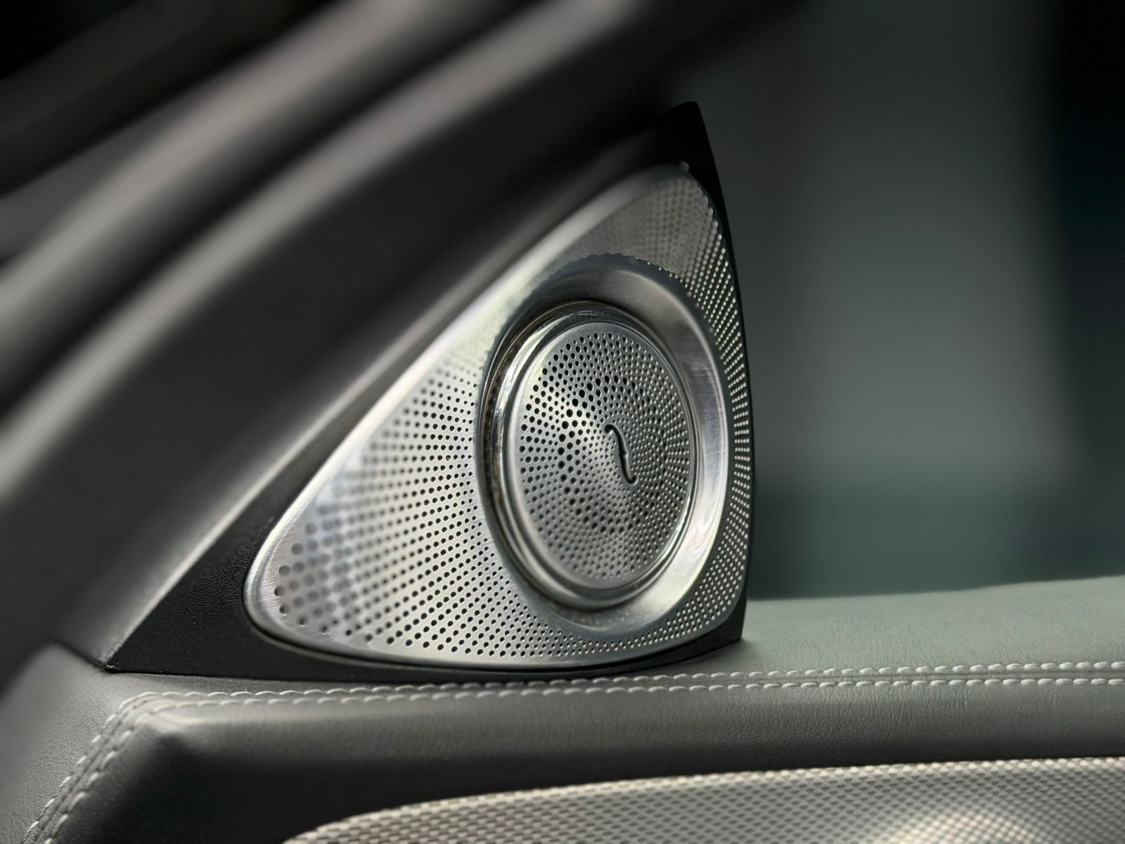Fahrzeugabbildung Mercedes-Benz E 63 S AMG 4Matic+ |3D-BURMESTER|VOLL