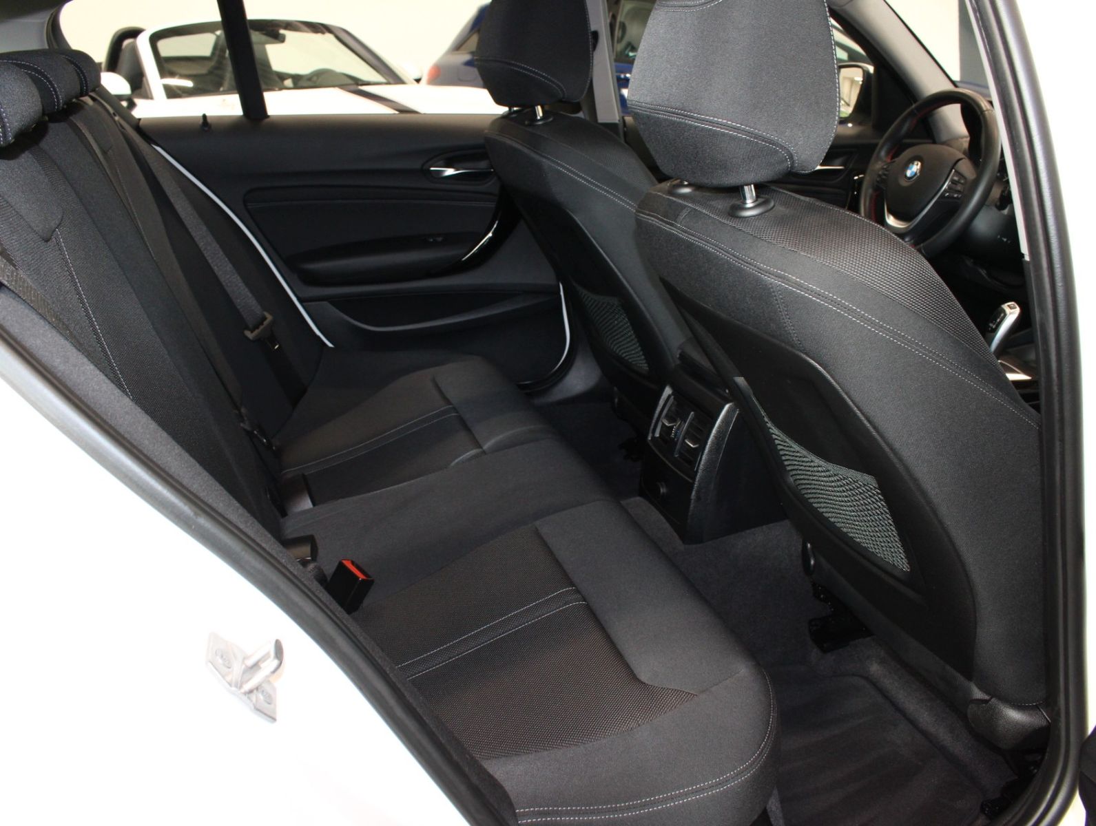 Fahrzeugabbildung BMW 118 i Sport Line 1.Hand*LED*Navi*TOP