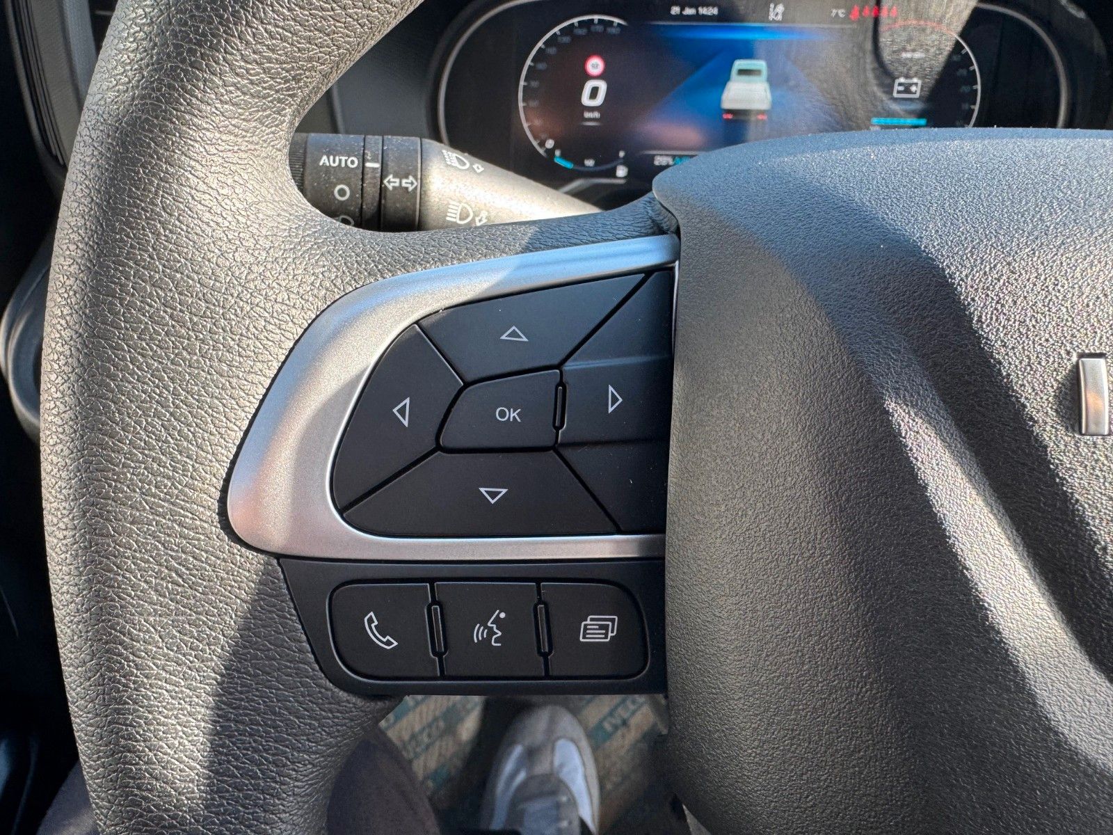 Fahrzeugabbildung Iveco Daily 70C18 H 3.0L *R3.750mm*AHK*Sperre*Standh*