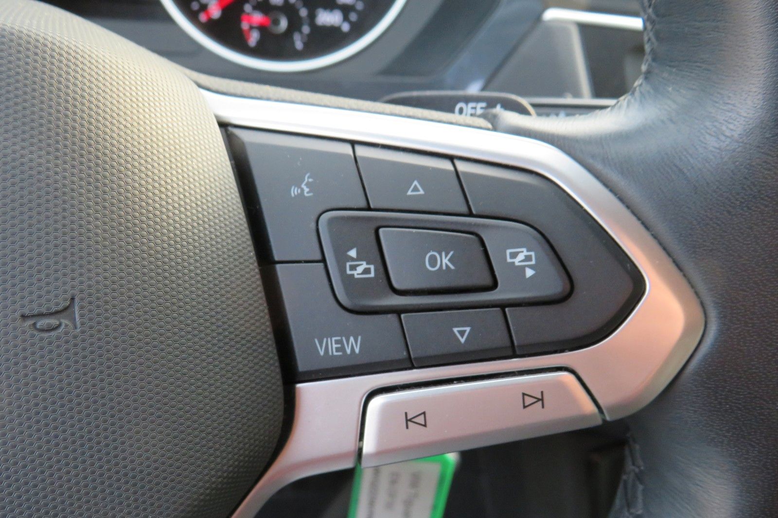 Fahrzeugabbildung Volkswagen Tiguan Life TDI DSG AHK NAVI KAMERA LED ACC GJ