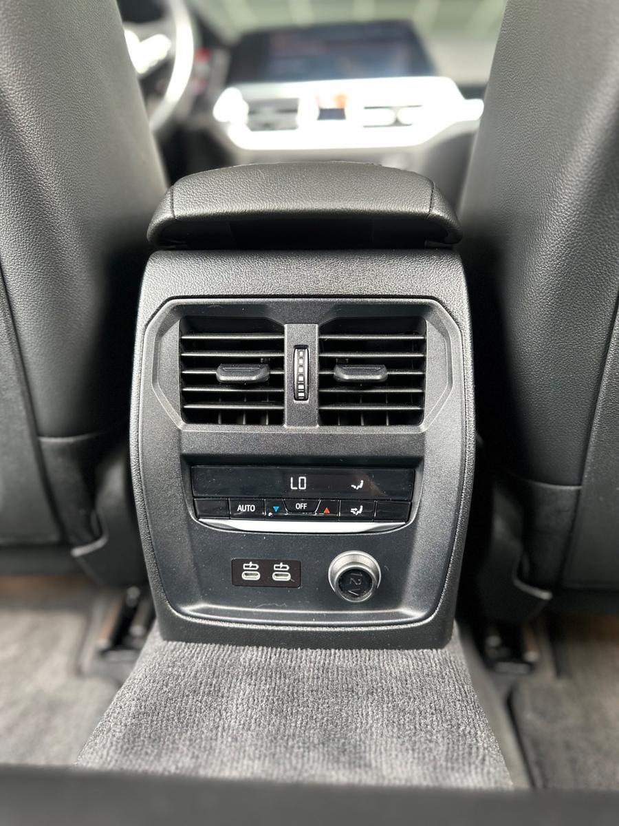BMW 320i Limousine Advantage