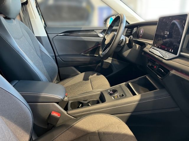 Fahrzeugabbildung Volkswagen Tayron 2.0 TDI DSG LIFE AHK NAVI LED-PLUS GJR