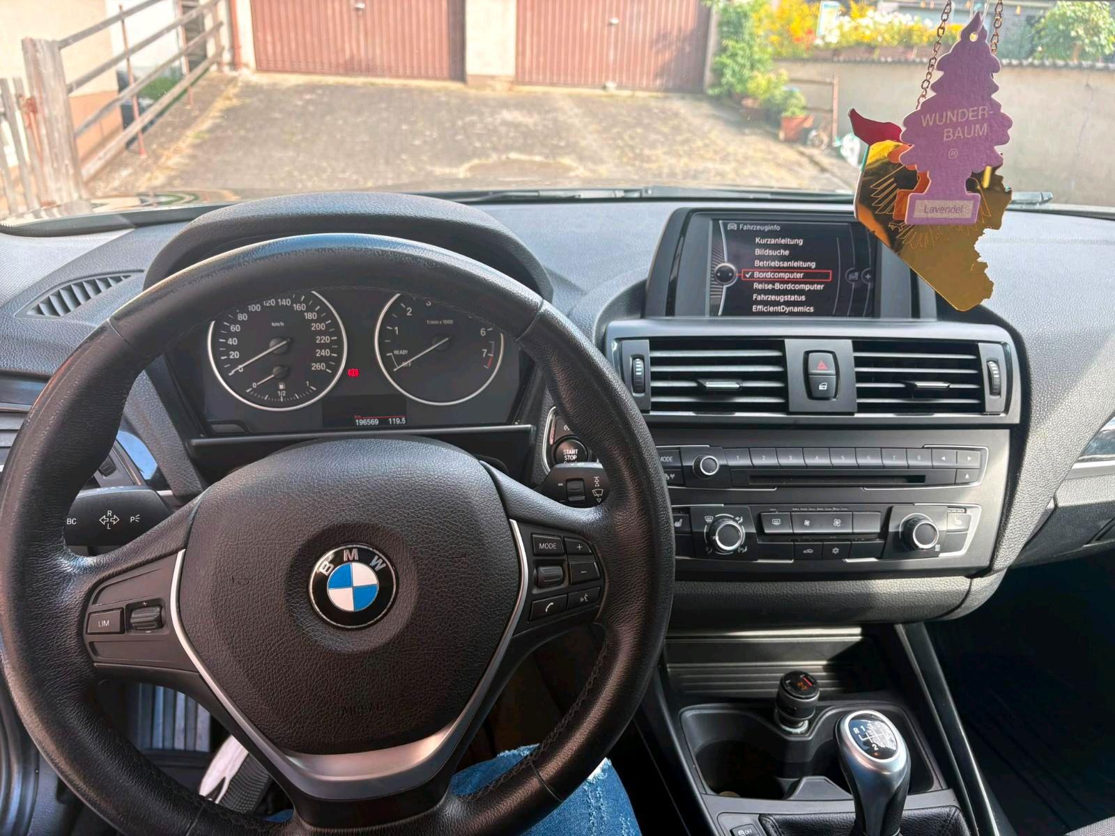 BMW 116 2011 — engine 136 HP (100kW)