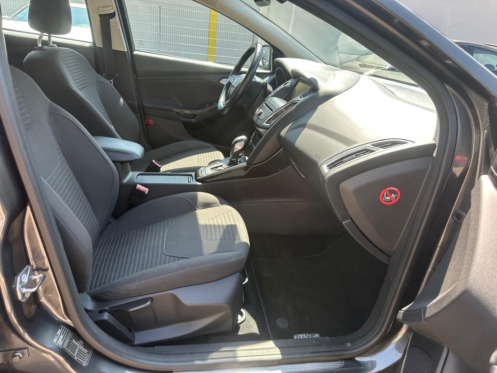 Ford Focus 2015 — photo 10