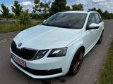 Skoda Octavia Combi Ambition*DSG*XENON*TEMPOMA*CARPLAY - Skoda Octavia aus 2017