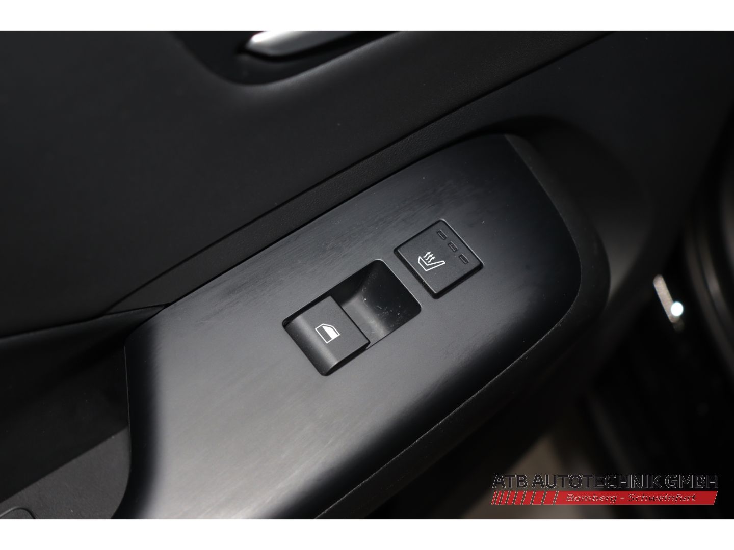 Fahrzeugabbildung Hyundai KONA Elektro Prime 65,4 kWh 2WD SOH 98,9% HUD Na