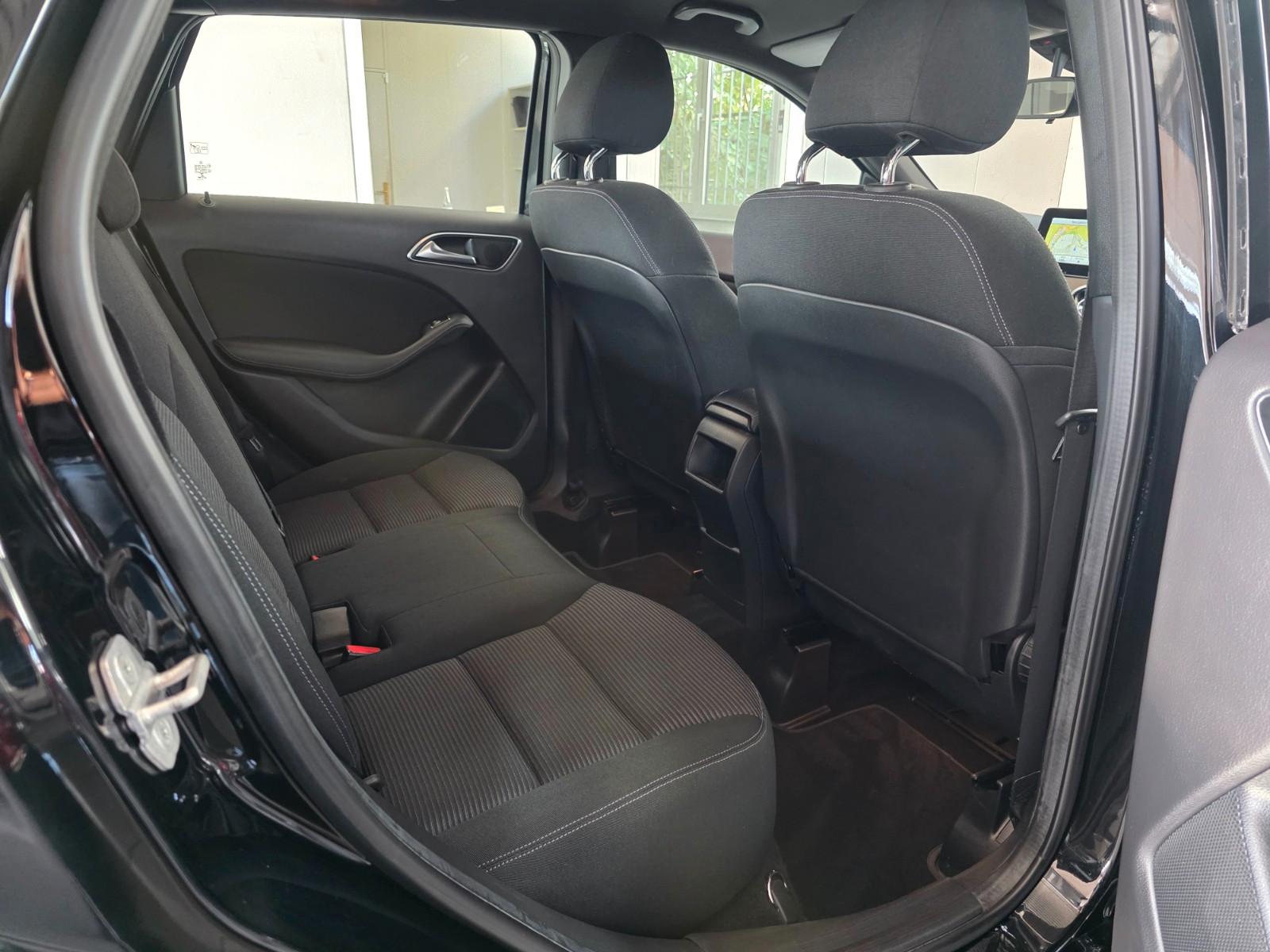 Mercedes-Benz STYLE B 180*AUTOMATIK*NAVI*BT*SHZ*SCHHFT*KLIMA*