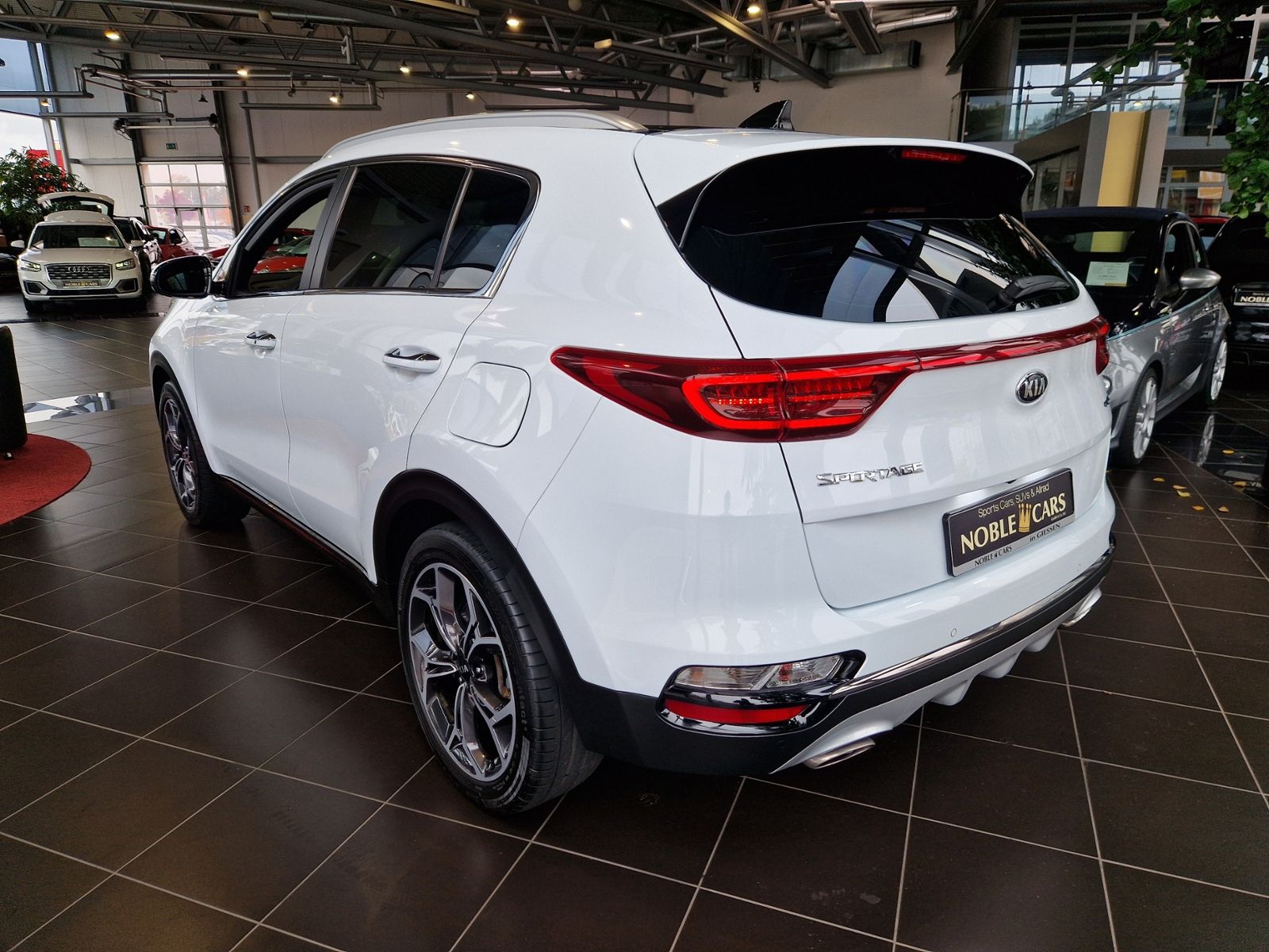 Fahrzeugabbildung Kia Sportage GT-Line 4WD PANO 360° LED
