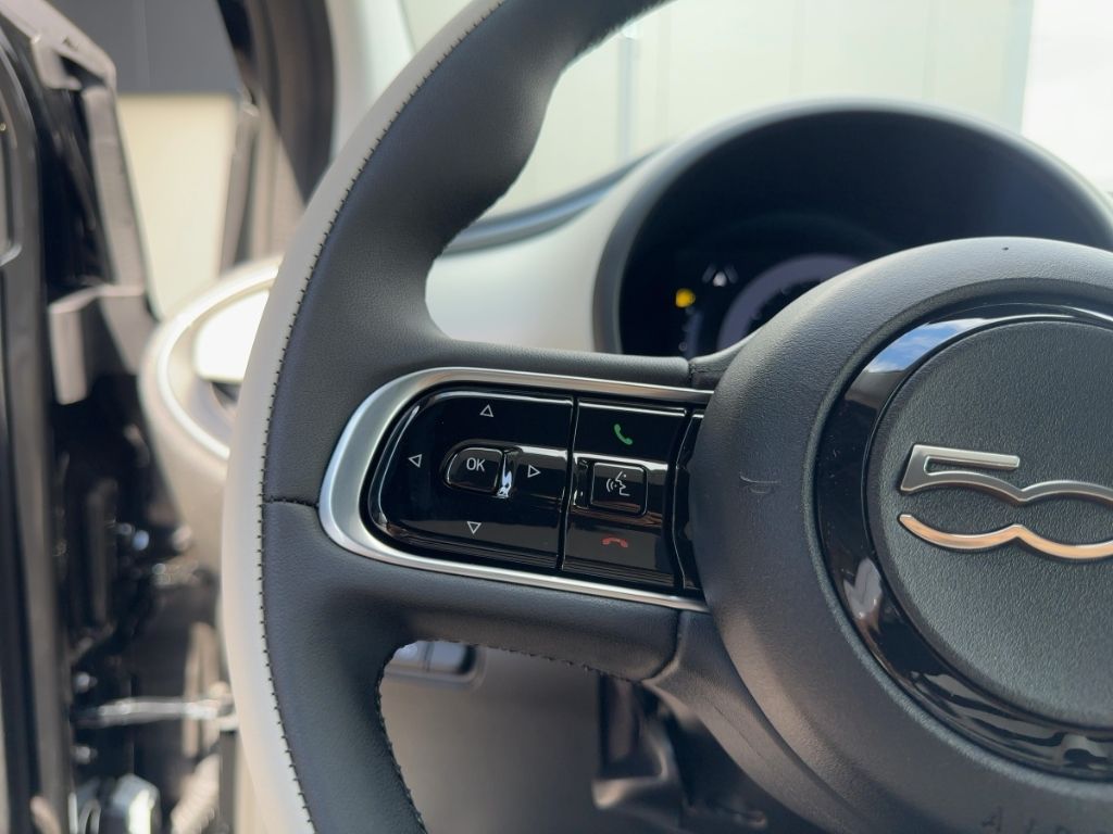 Fahrzeugabbildung Fiat 500 Hybrid Cabrio La Prima,Leder,Sitzheizung,Rüc