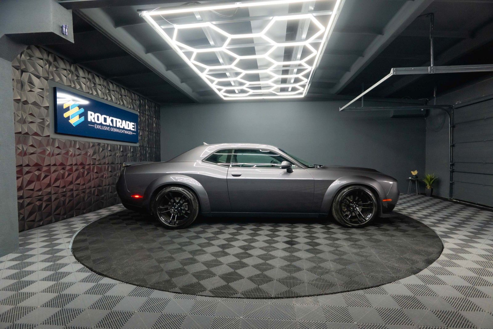 Fahrzeugabbildung Dodge Challenger 5.7 V8 R/T SRT WIDE BODY Super Track