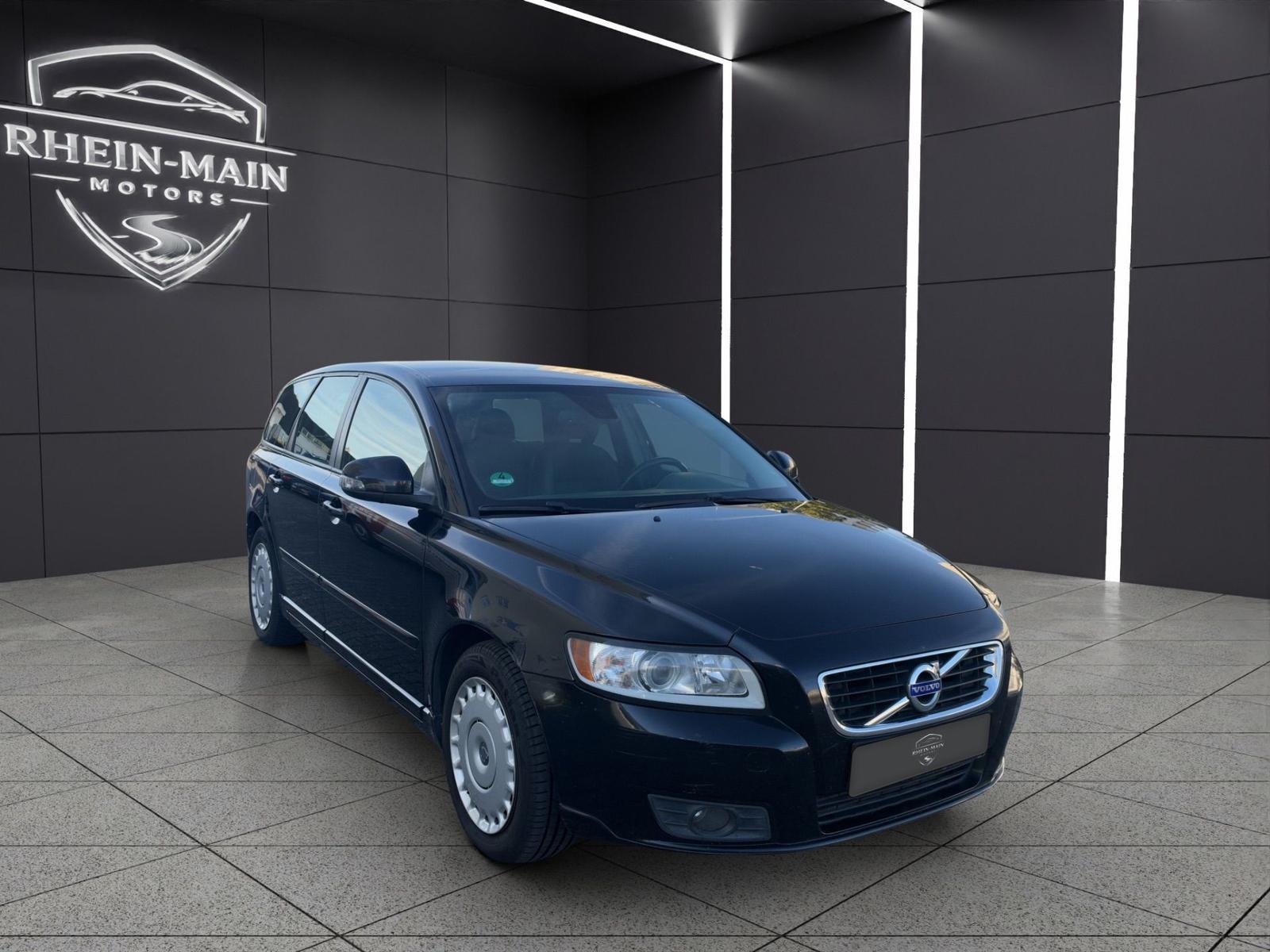 Volvo V50 2010 — photo 8