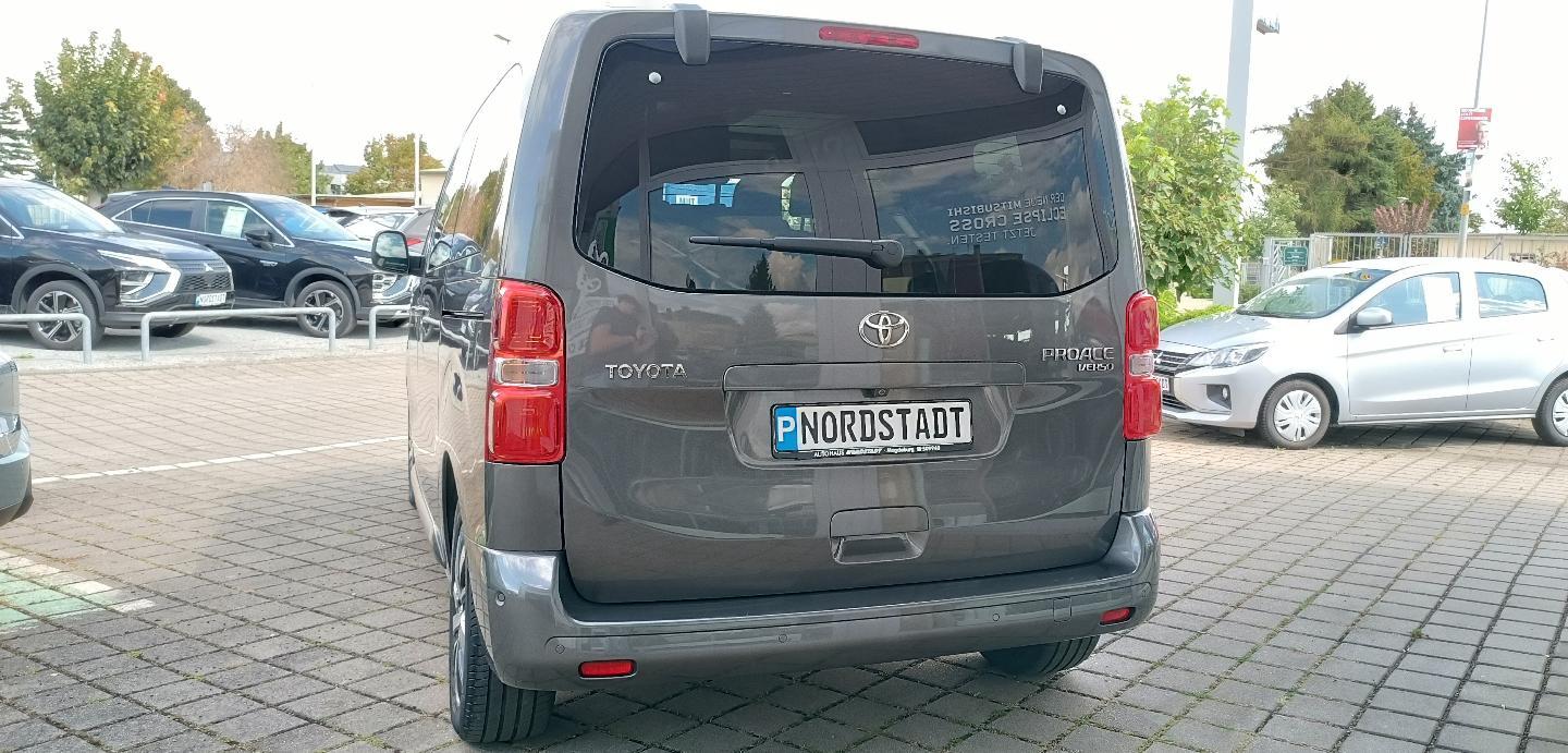 Toyota PROACE VERSO Executive Standheizung