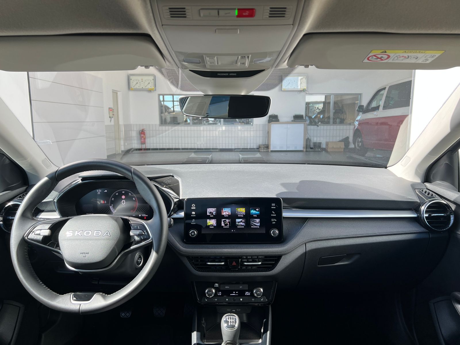 Fahrzeugabbildung SKODA Fabia Selection Tour 1.0 TSI *Vorb. AHK, LED, Ka