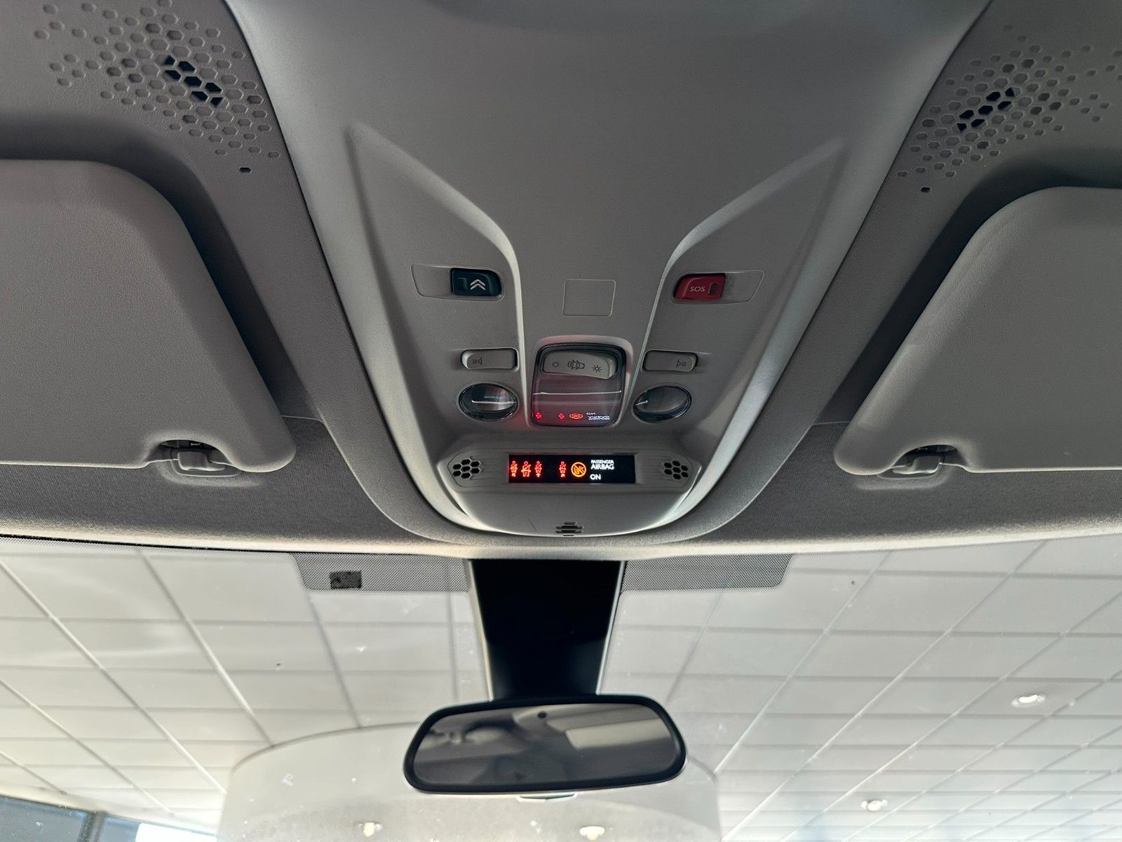 Fahrzeugabbildung Citroën Berlingo Shine M 1.2T NAVI/HEAD-UP/PDC+CAM/AHK