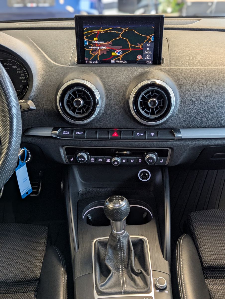 AUDI A3 1.5 TSI 3x S-Line Matrix-LED Bang & Olufsen - Image 18