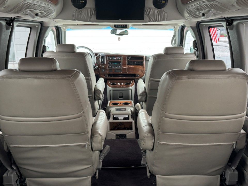 Fahrzeugabbildung Chevrolet Express Chevy Van Explorer Ltd. 70 Tkm 22"