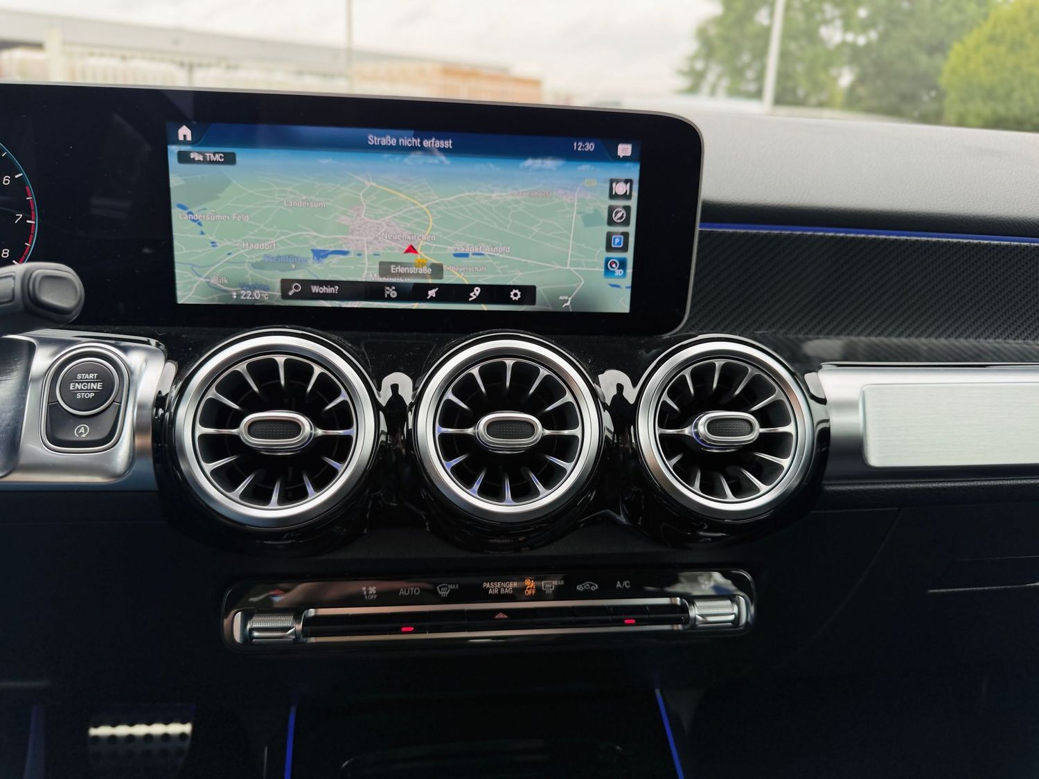 Fahrzeugabbildung Mercedes-Benz GLB 250 4M AMG, Autom., Multibeam, PTS, RFK, Nav