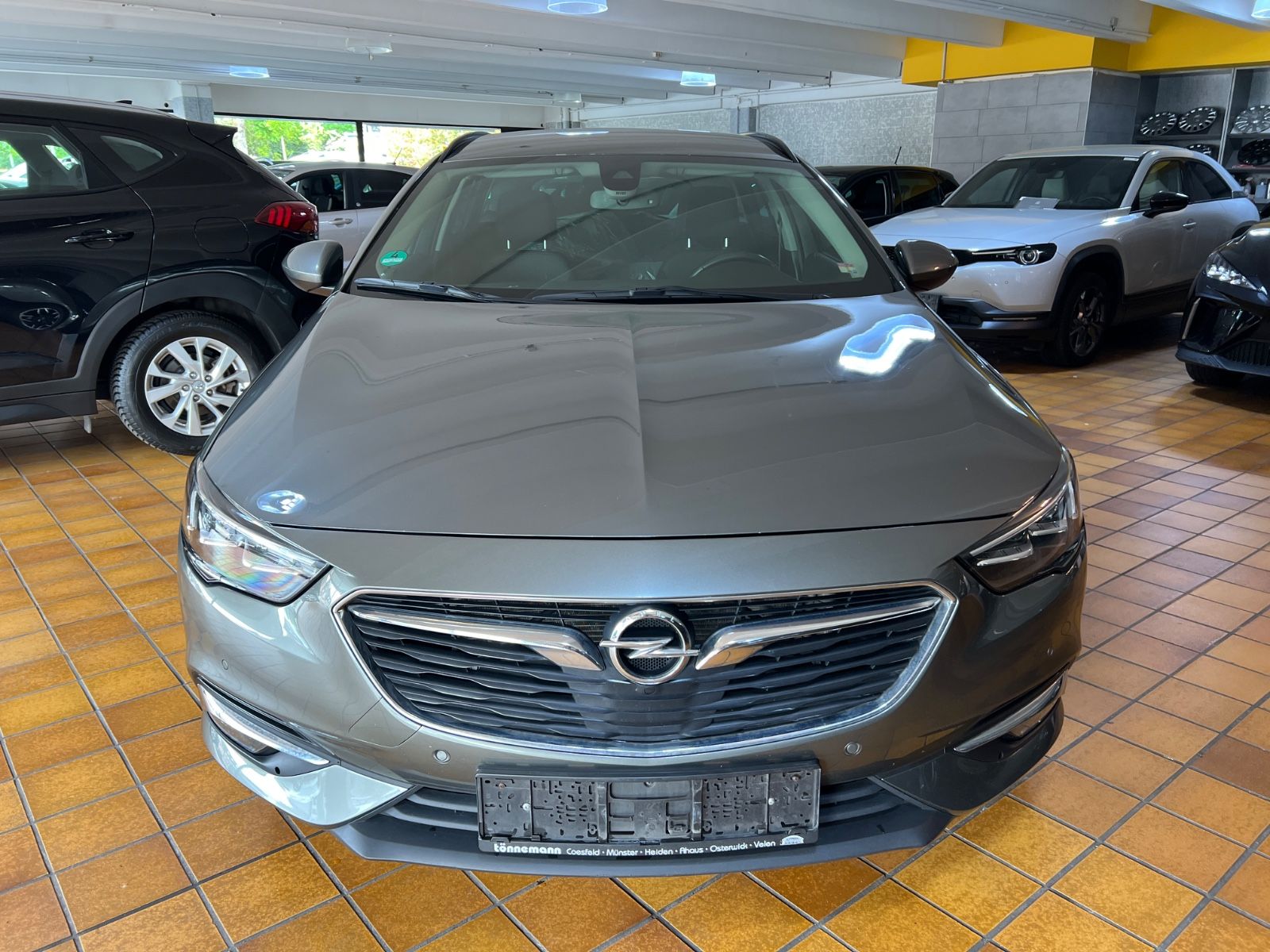 Opel Insignia - 1