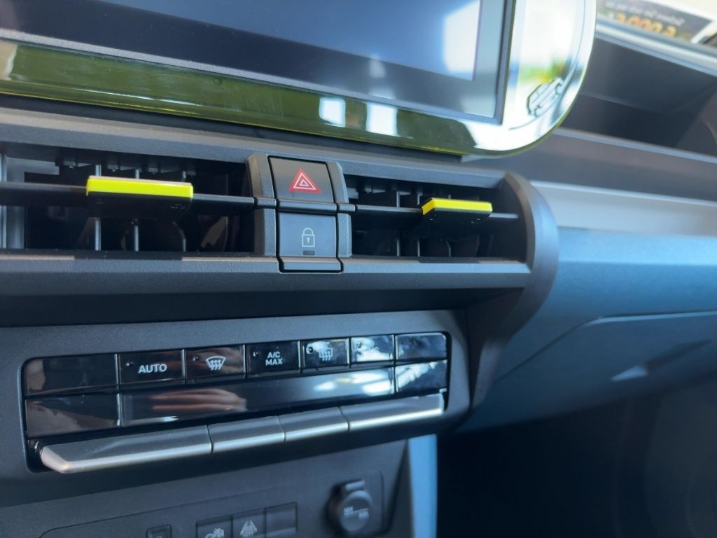 Fahrzeugabbildung Fiat Grande Panda Business Edition Hybrid, Navi, PDC,