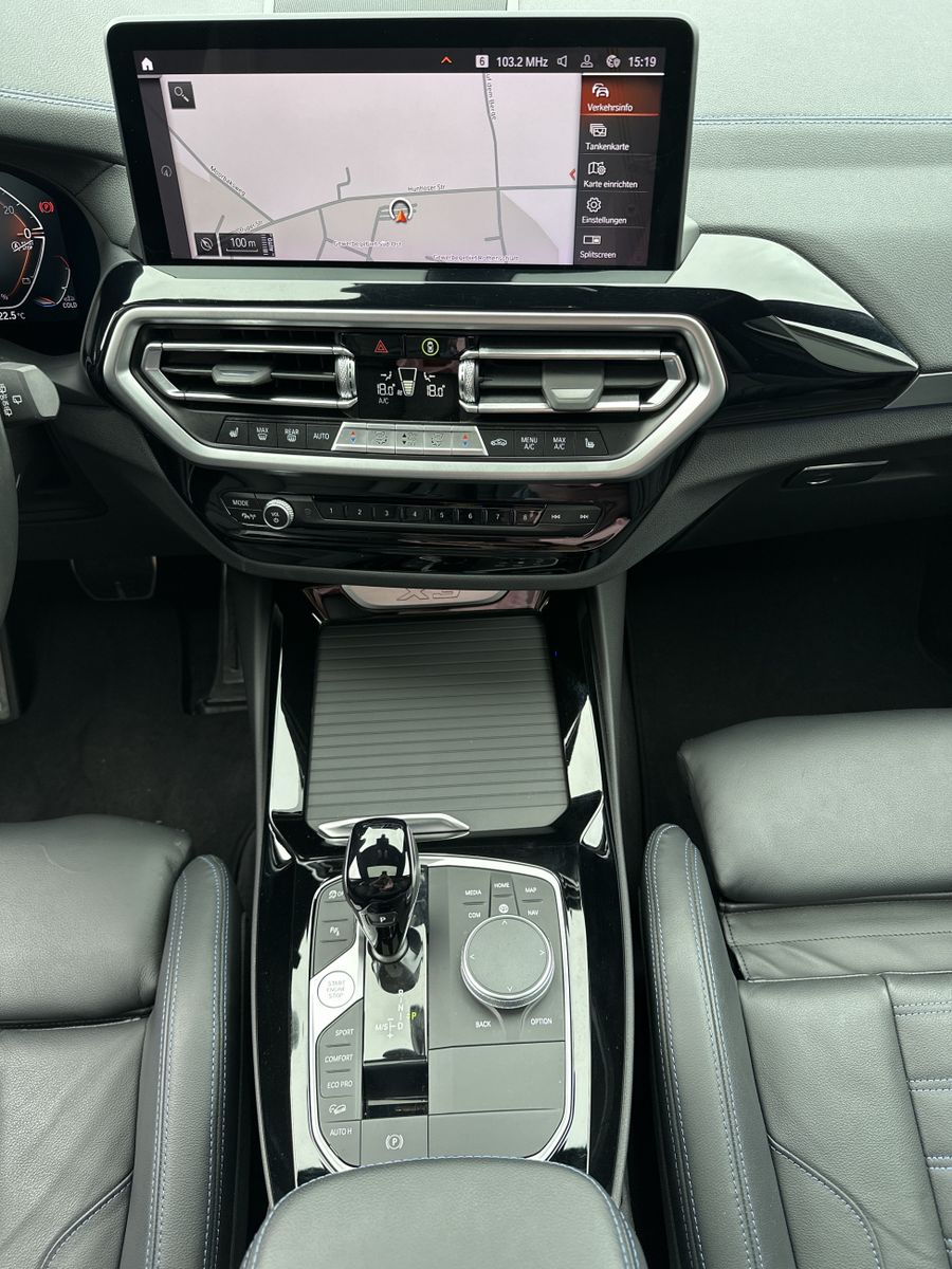 Fahrzeugabbildung BMW X3 xDrive20d M-Sport NAV+LASER+PANO+HUD+20ZO+KAM