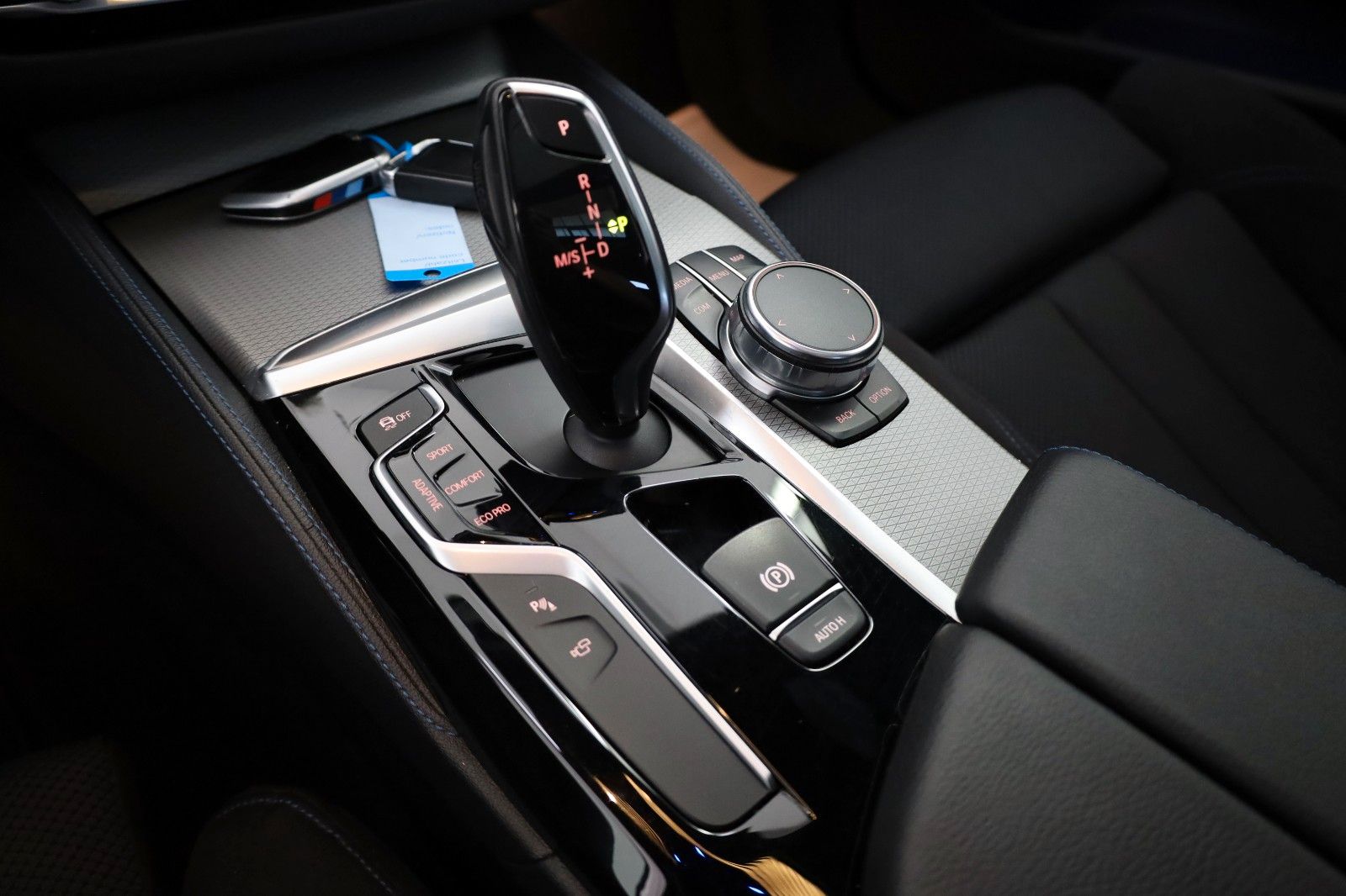 Fahrzeugabbildung BMW 530d xDrive Touring M Sport PanDach,HUD,el.AHK