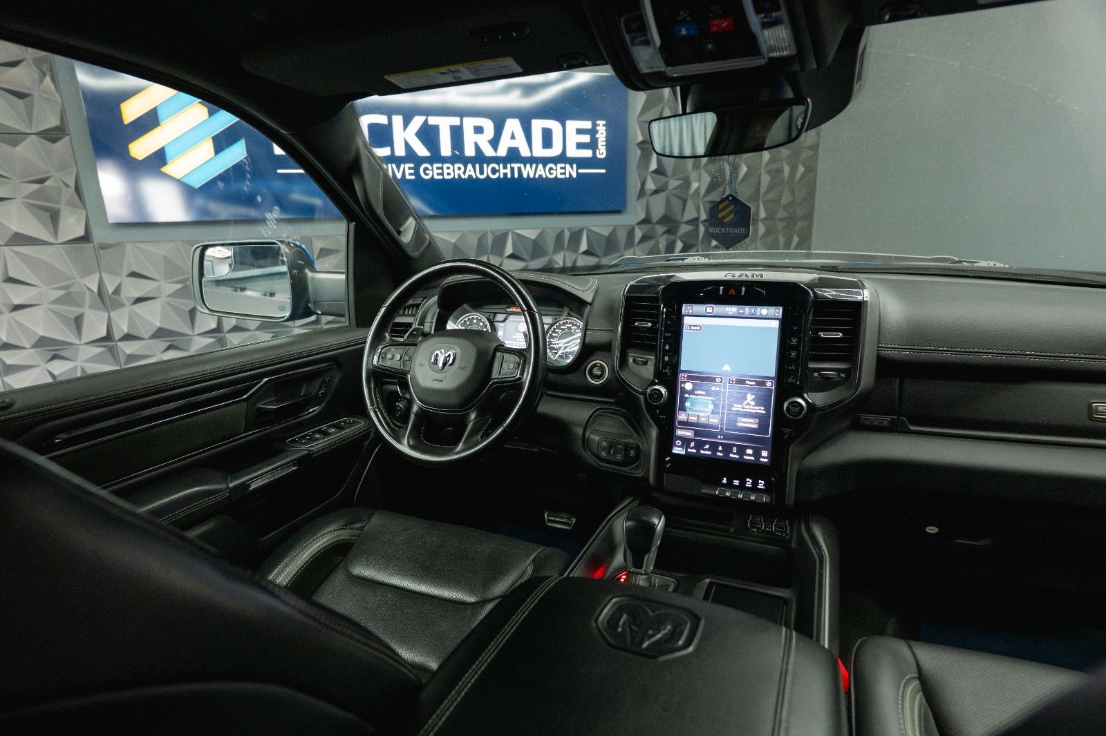 Fahrzeugabbildung Dodge RAM 5.7 V8 HEMI 4x4 NIGHT GT SPORT Night-Paket