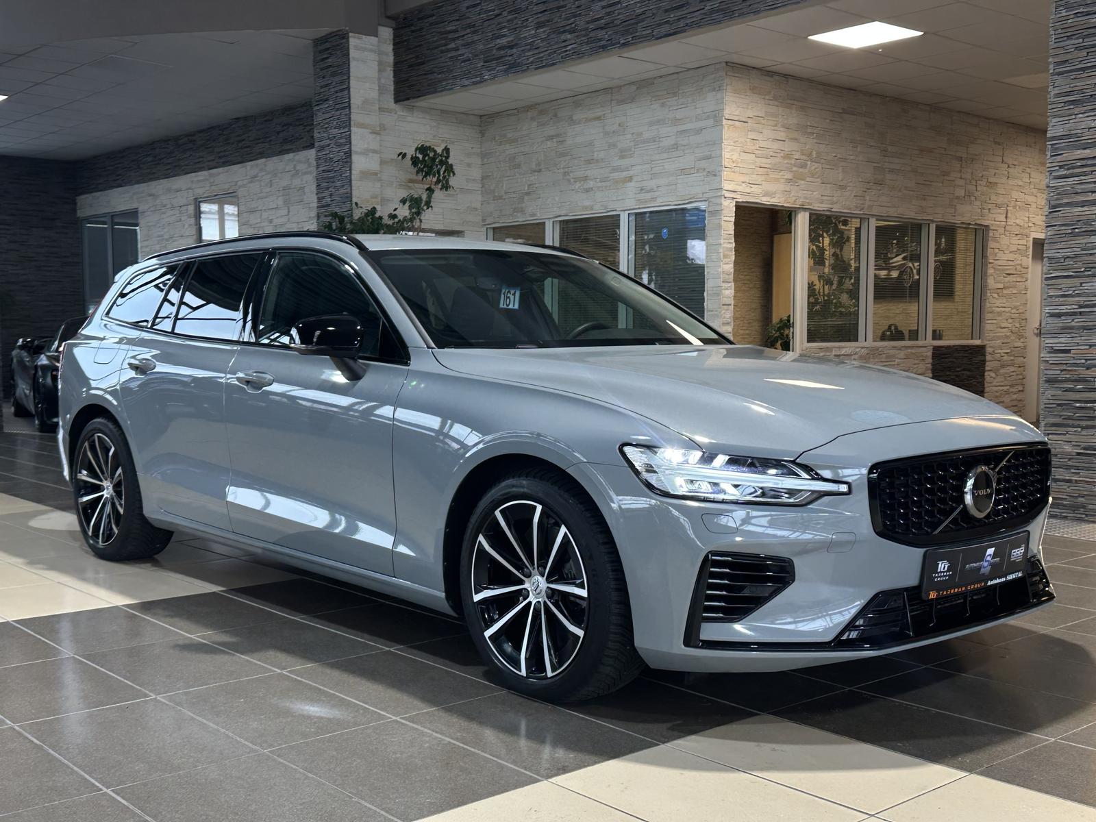 Volvo V60 Plus Dark Plug-In Leder R.Cam Memory AHK AWD