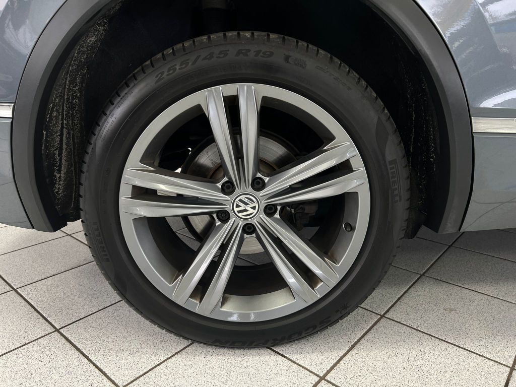 Volkswagen Tiguan Allspace 2.0TDI Highline 4Mo.*R-Line*ACC*