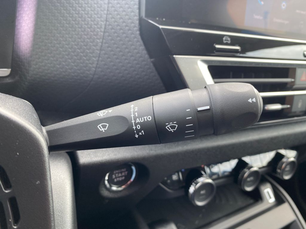 Fahrzeugabbildung Citroën C4 PureTech 130 Stop&Start EAT8 MAX *Kälte-Paket