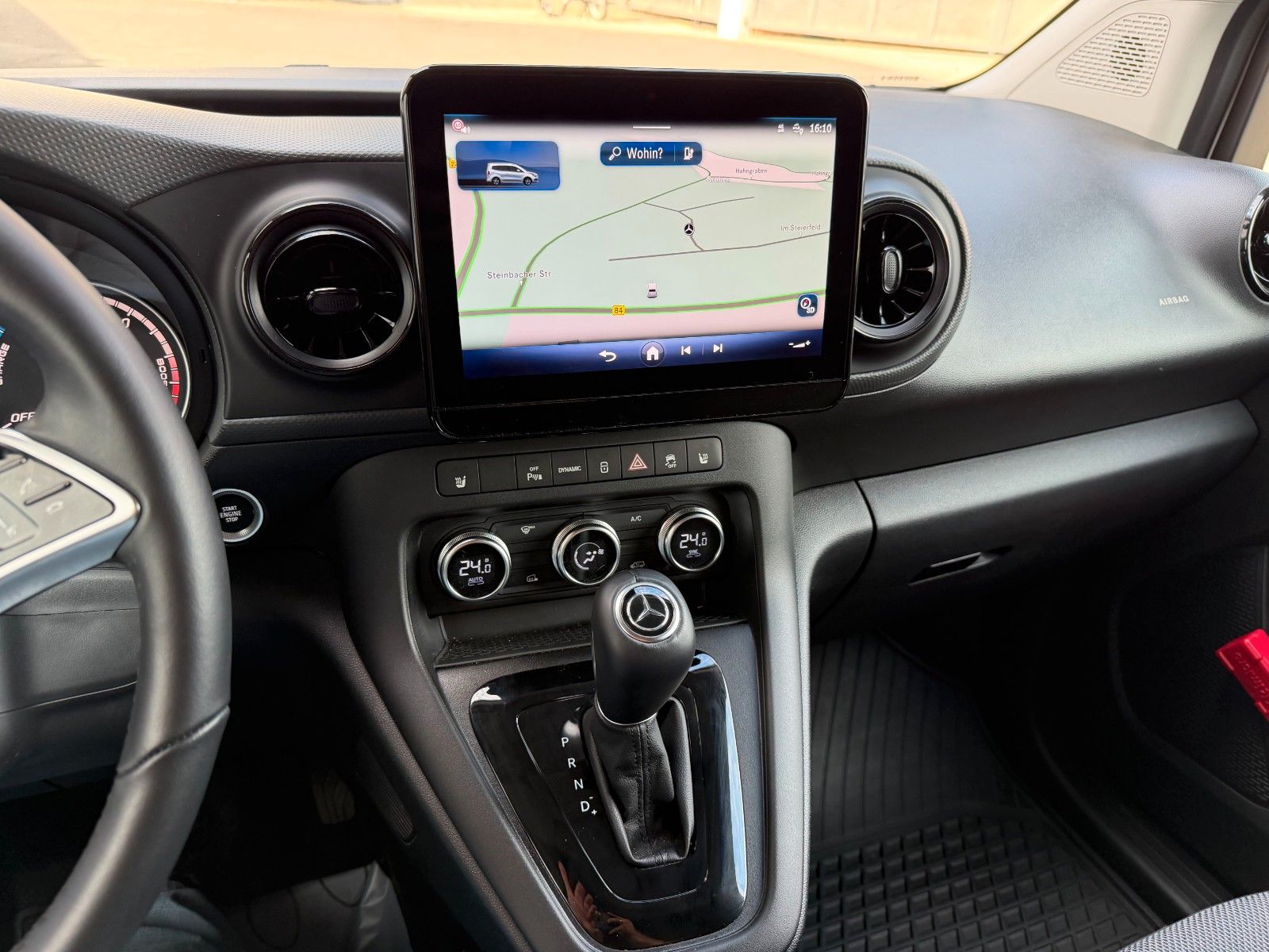 Fahrzeugabbildung Mercedes-Benz eCitan Klimaautomatik Kamera MBUX Navi