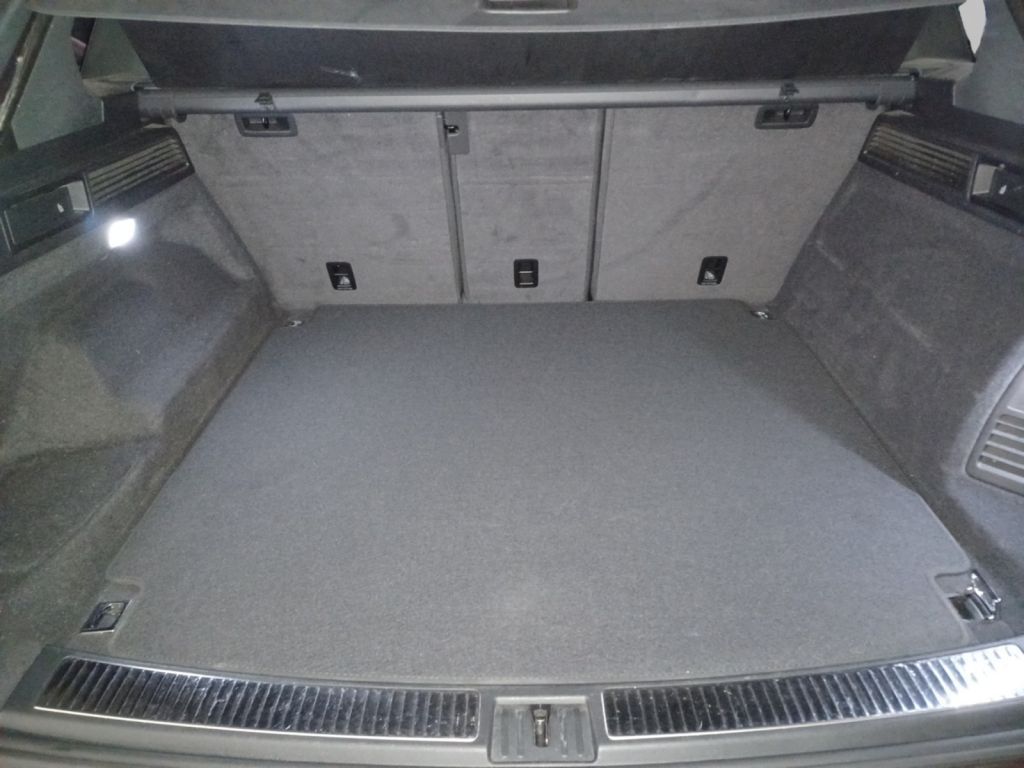 Fahrzeugabbildung Volkswagen Touareg 3.0 V6 TDI R-Line Black Style Nachtsicht