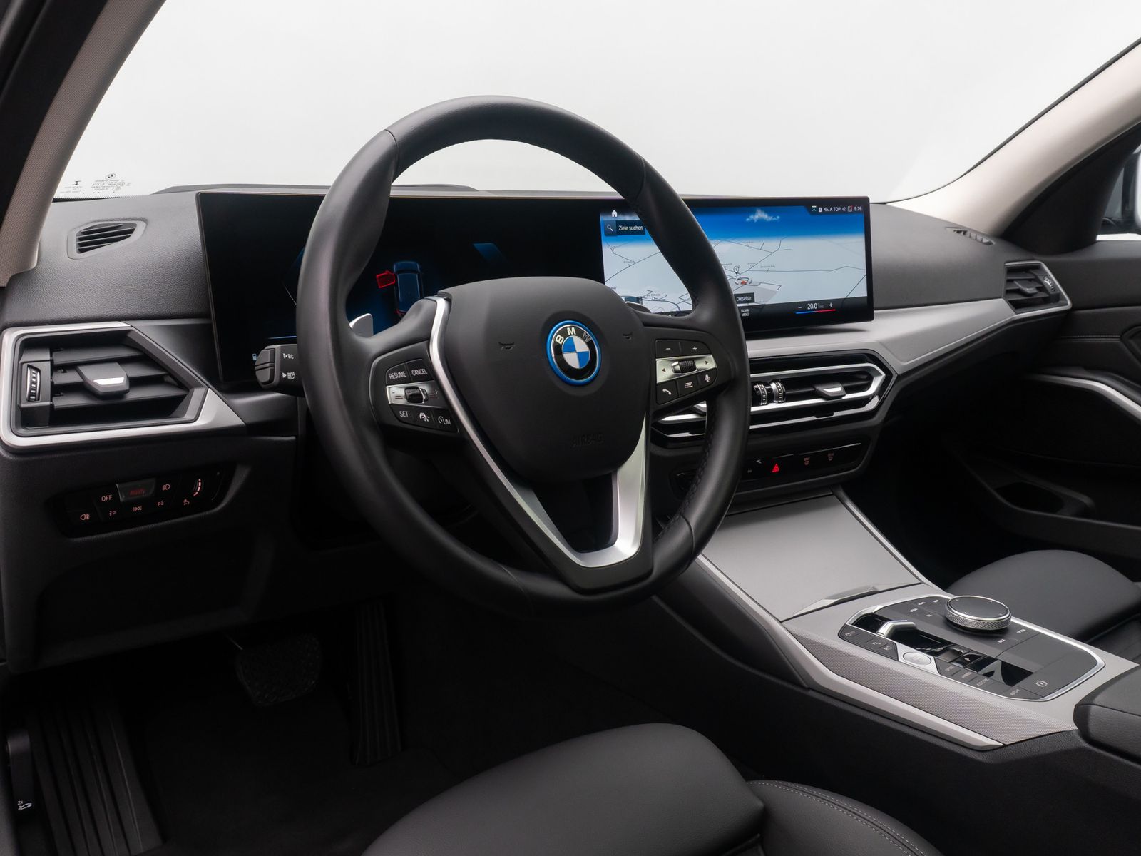 Fahrzeugabbildung BMW 320e Kamera DAB Leder Panorama Sport HUD 18Zoll