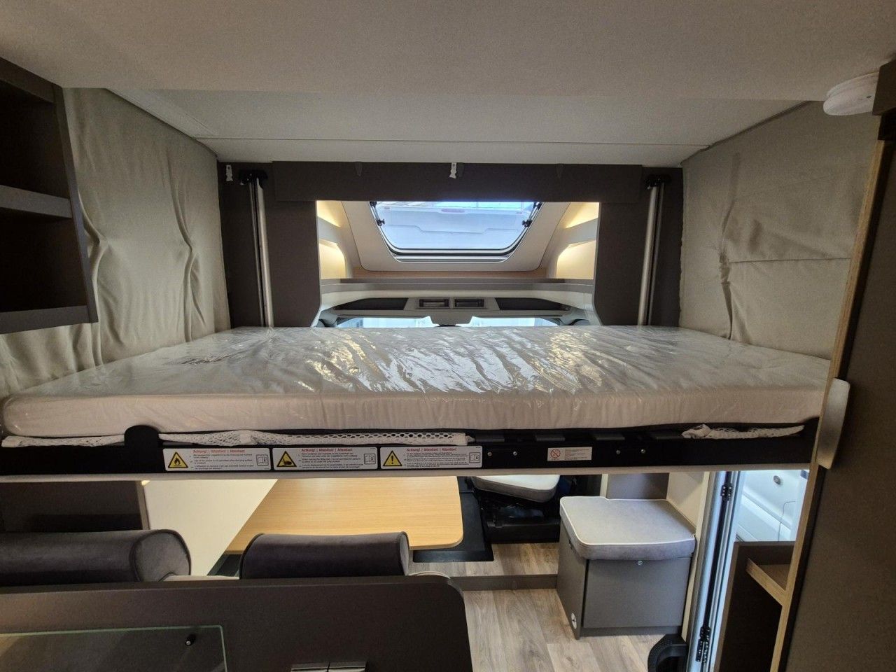 Fahrzeugabbildung LMC Tourer Lift H 664 G Rahmenfenster Messepreis!!