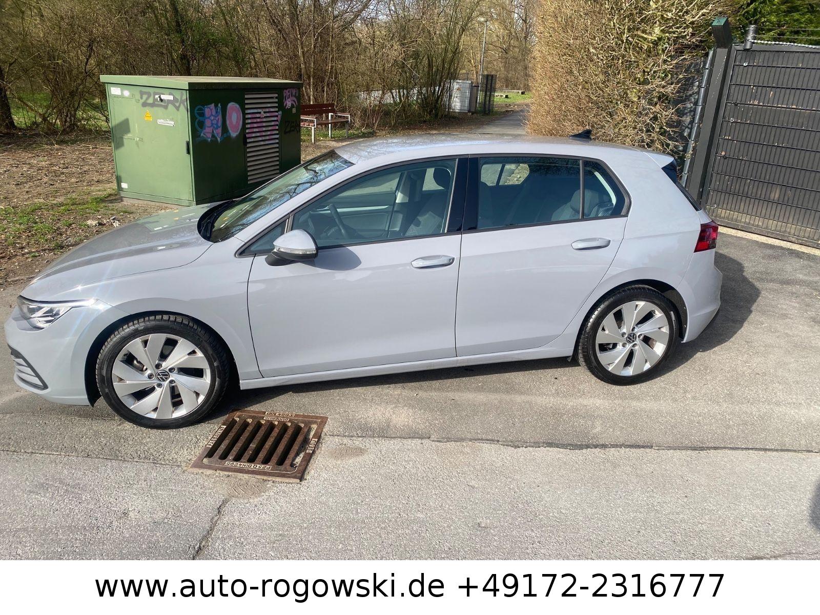 Volkswagen Golf VIII Lim. Life 2.0 TDI  DSG ACC StandHeizun