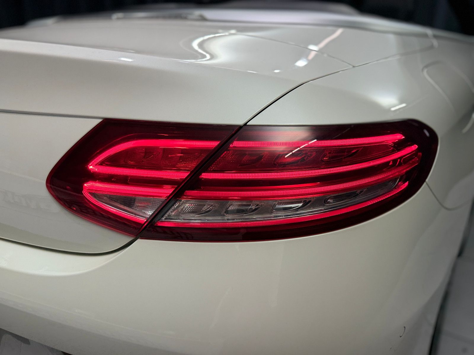 Fahrzeugabbildung Mercedes-Benz C 180 Cabrio |AMG-LINE|LED|RF-CAM|AUTOMATIK