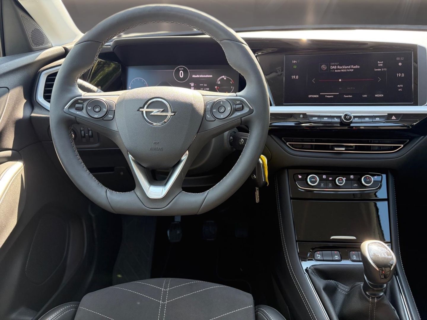 Fahrzeugabbildung Opel Grandland GS Line Navi 360 Kamera LED Apple CarP