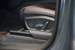 AUDI RSQ8 performance | Pano | 305 km/h | Nimbusgrau AUDI RSQ8 performance | Pano | 305 km/h | Nimbusgrau